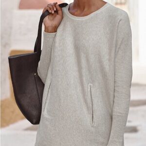 Garnet Hill Women’s Kangaroo Pocket Ivory/Cream Sweater with tapered sleeves XS